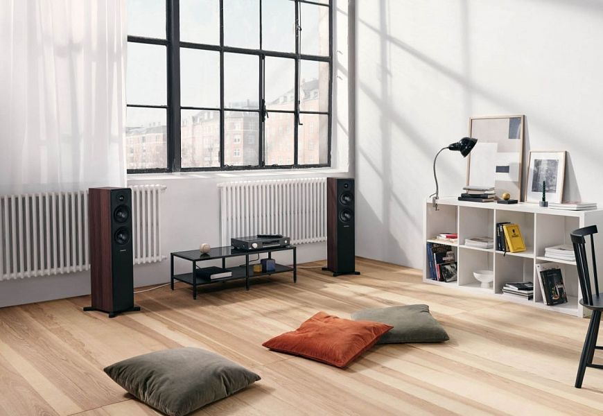 Dynaudio Emit 50 speaker systems