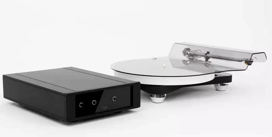 Rega Naia vinyl record player