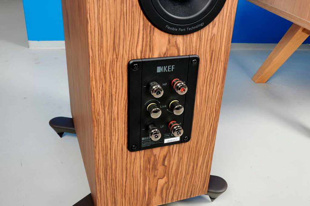 kef-r5-system.jpg kef-r5-system.jpg