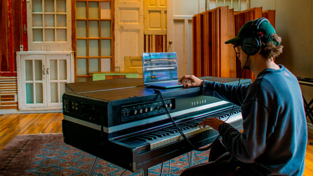 Yamaha CP-70 and Arturia CP-70 V from V Collection X