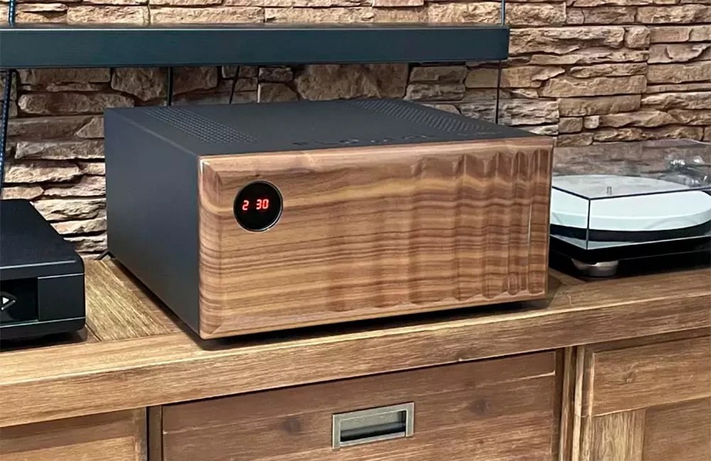 FLOW ONE – integrated amplifier 