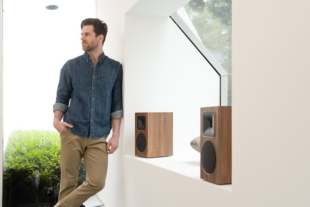 Martin Logan b1 wh 23.jpg