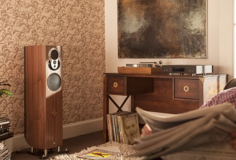 Linn_Akurate_Exakt_plus_LP12_Study_Close_Web-Res.jpg Linn_Akurate_Exakt_plus_LP12_Study_Close_Web-Res.jpg