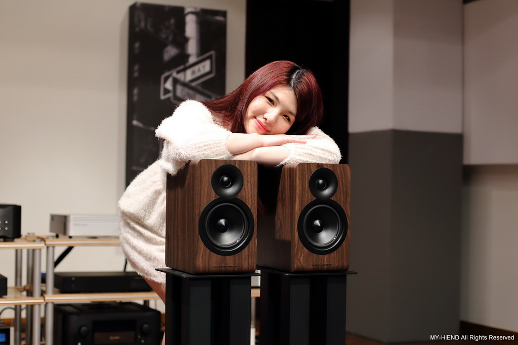 AE_100MK2_042.jpg AE_100MK2_042.jpg