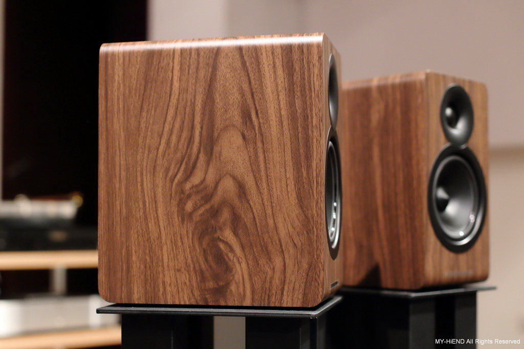 AE_100MK2_062.jpg AE_100MK2_062.jpg