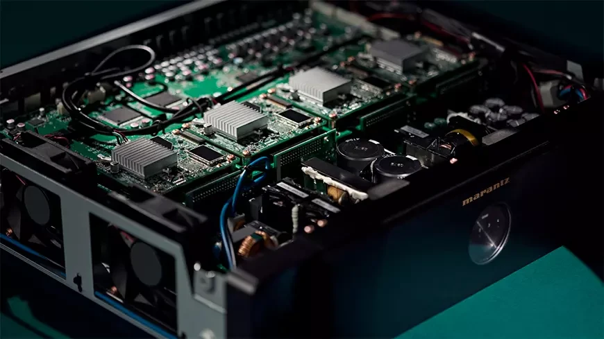 Marantz Model M4 multi-channel amplifier