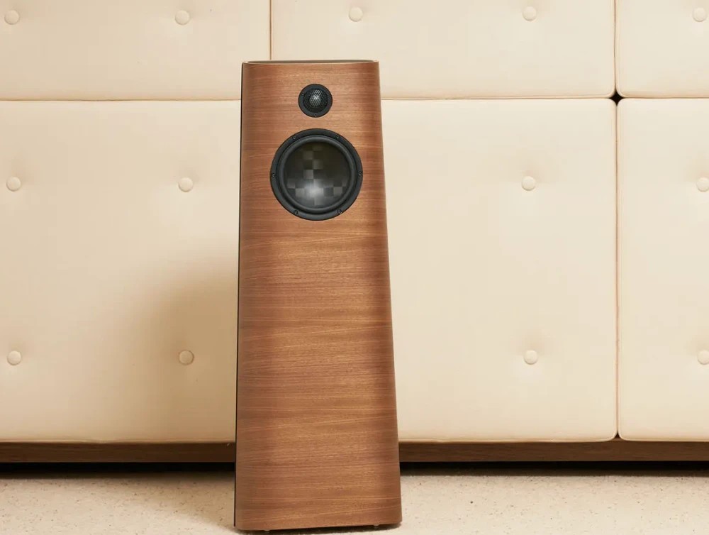 Davone Reference Two - elegant simplicity