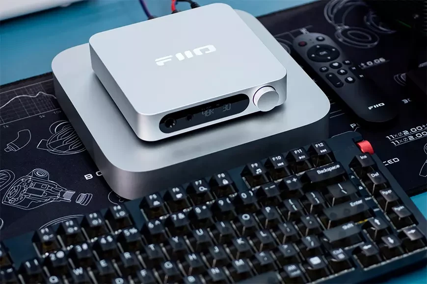 External DAC with headphone amplifier FiiO K11 R2R