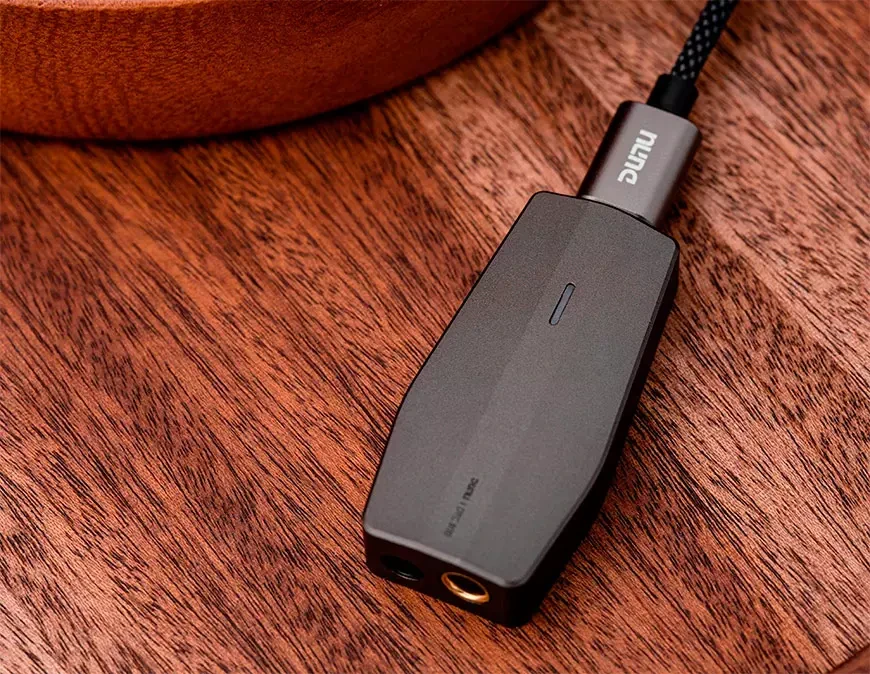 Portable DAC with Headphone Amplifier DUNU DTC-800