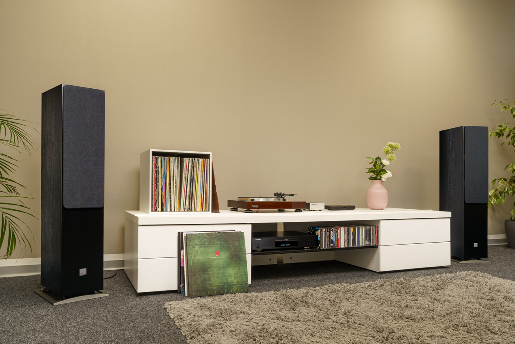 210301.Dali-Oberon-7C.B1-2.jpg 210301.Dali-Oberon-7C.B1-2.jpg