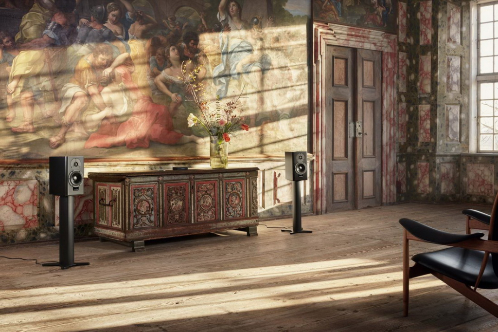 Dynaudio Xeo 20 lifestyle.jpg