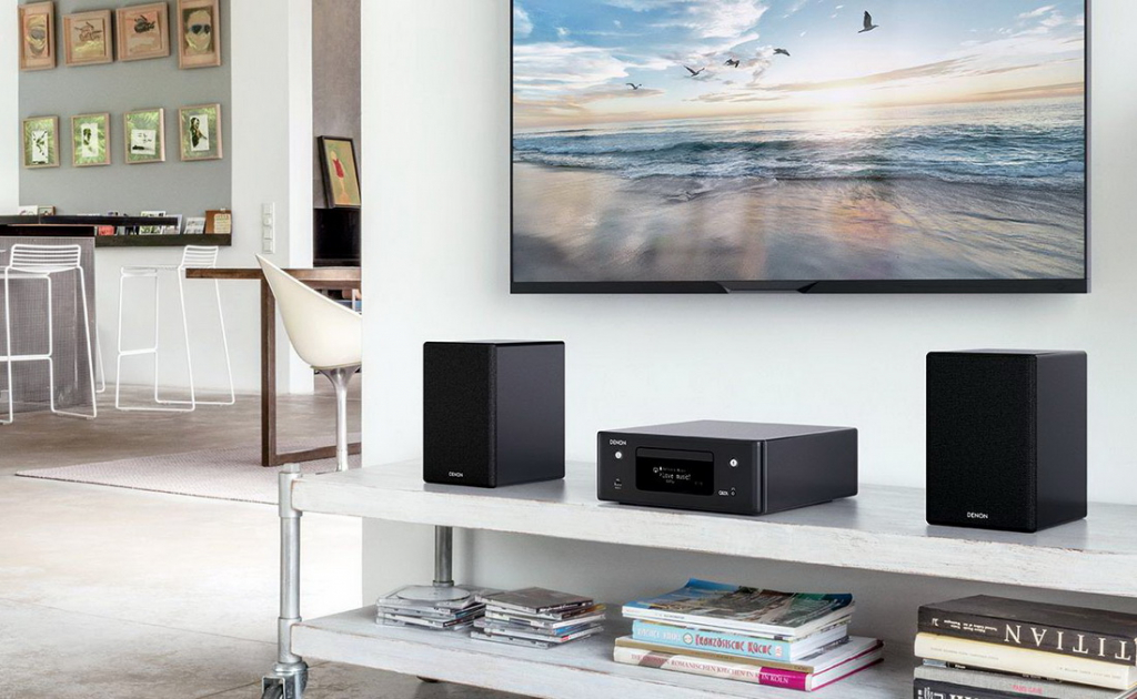 Denon Ceol N10 lifestyle black.jpg Denon Ceol N10 lifestyle black.jpg