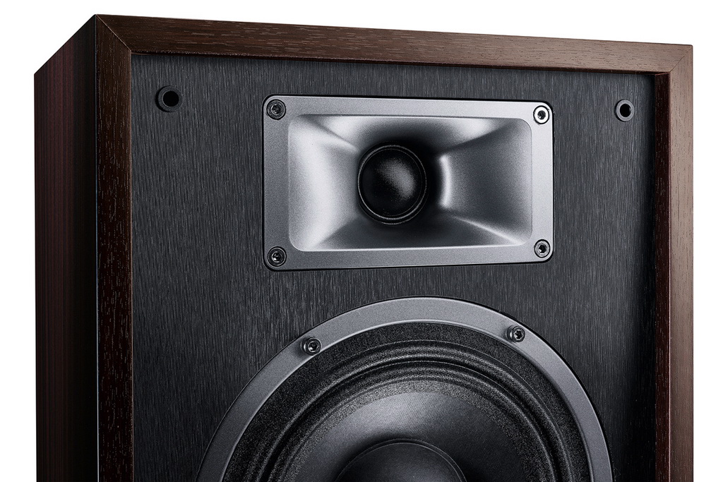 Magnat-Transpuls-800A-beauty-horn.jpg Magnat-Transpuls-800A-beauty-horn.jpg