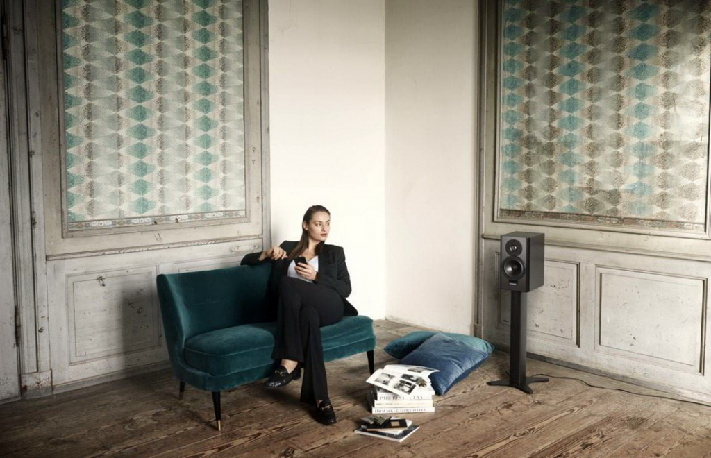 Dynaudio Xeo 20 lifestyle 4.jpg