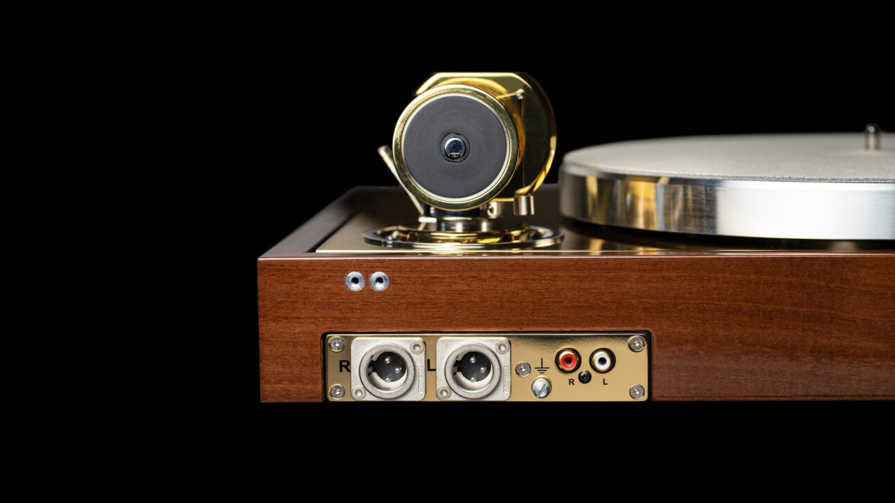 Pro-Ject The Classic Reference: New Subchassis Suspension Turntable with Anniversary Head