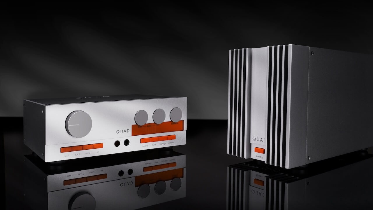 Quad preamplifier 33 and power amplifier 303