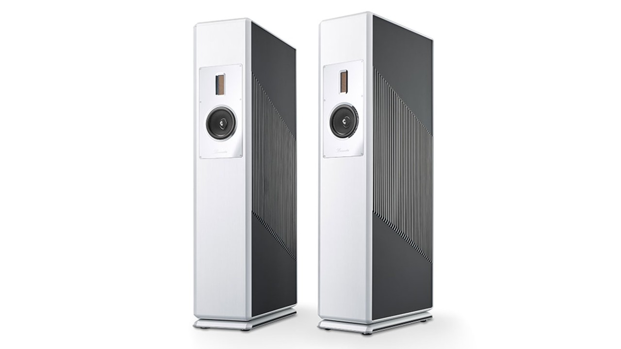 The Burmester loudspeaker model BC150 translates the innovative leaps in sound quality, technology and design from the Signature Line into a more compact design.