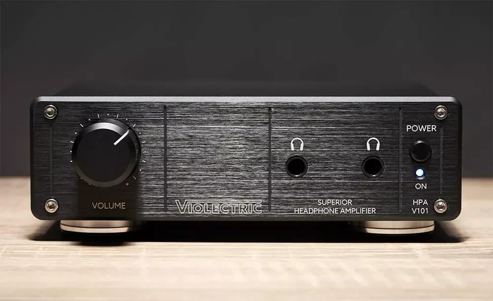 Violectric HPA V101 – amplifier for two pairs of headphones