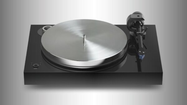 Pro-Ject X8 is a robust audiophile-grade turntable featuring a fully balanced design and exceptional quality in every aspect