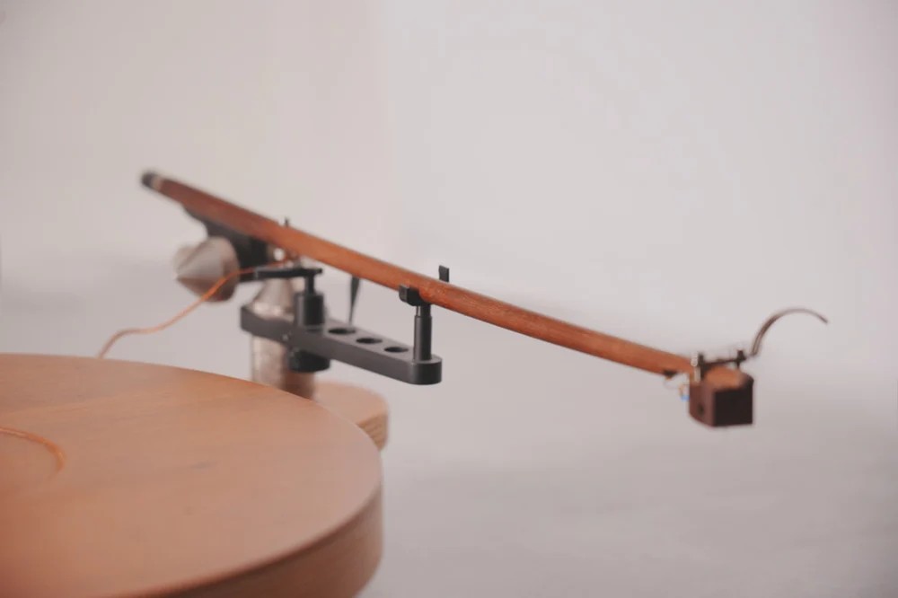 The handcrafted tonearm cable is made from 50-year-old individually insulated copper, further shielded by a copper braid.