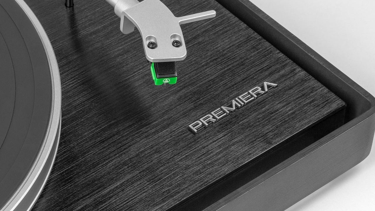 Premiera Alfa: A high-quality record player offered at a budget-friendly price