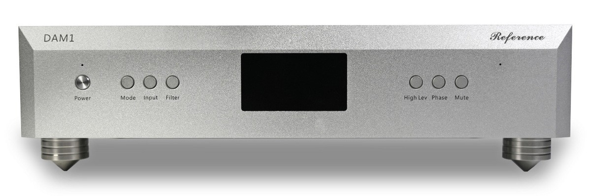 The device provides both balanced XLR and unbalanced RCA outputs,