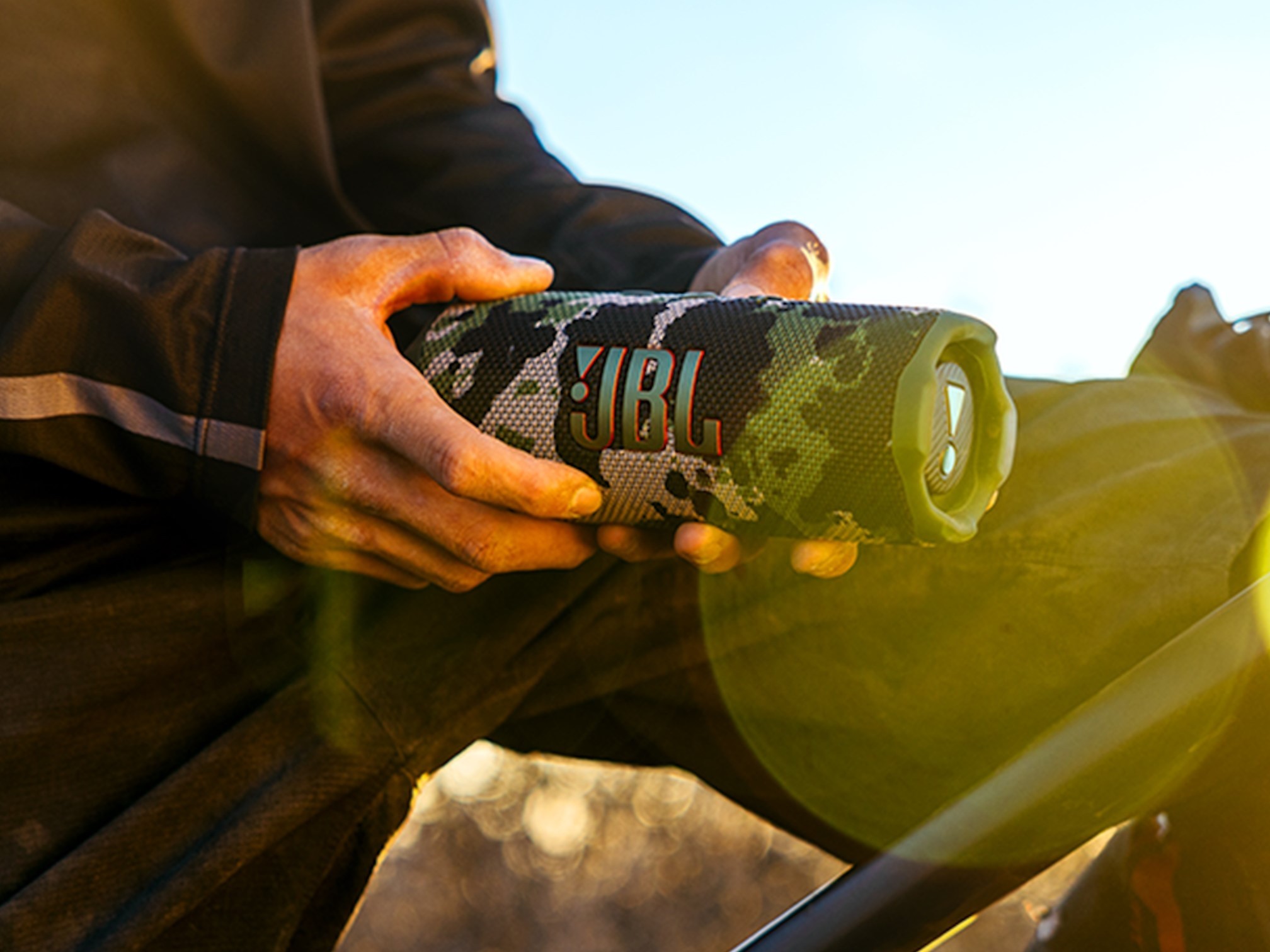 JBL Flip 7 and Charge 6: AI sound enhancement and extended battery life