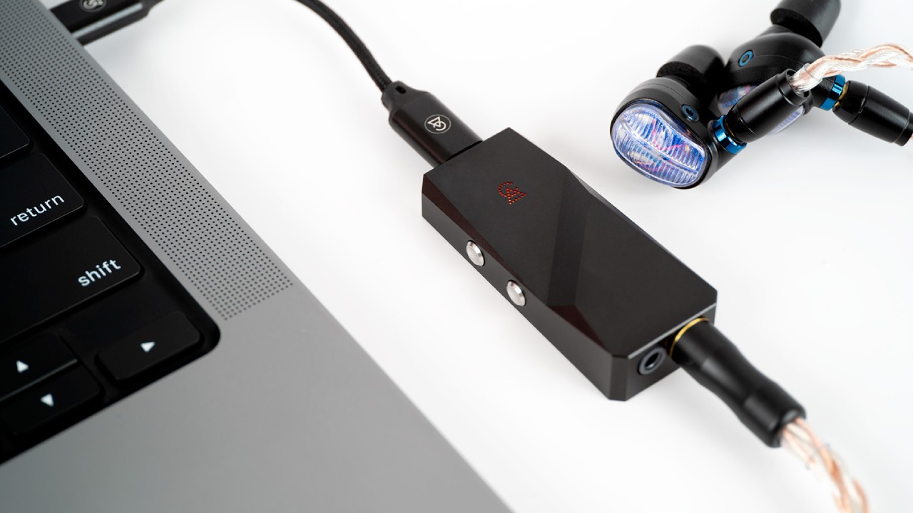 Campfire Relay: DA converter and headphone amplifier with 3.5 and 4.4 mm jacks