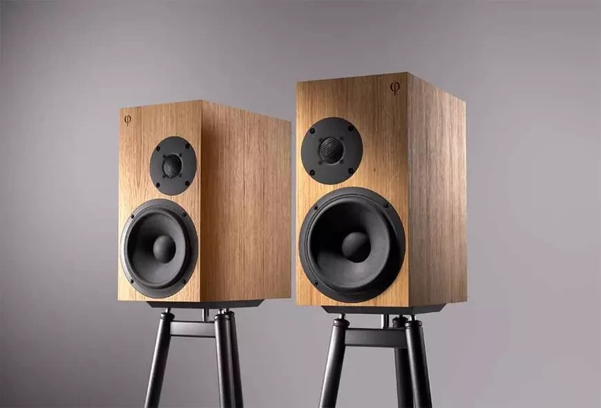 OePhi Lounge 2.5 is a floor-standing speaker with a 2.5-way design, extended bass down to 35 Hz, 89.5 dB sensitivity and 6 ohm nominal impedance.