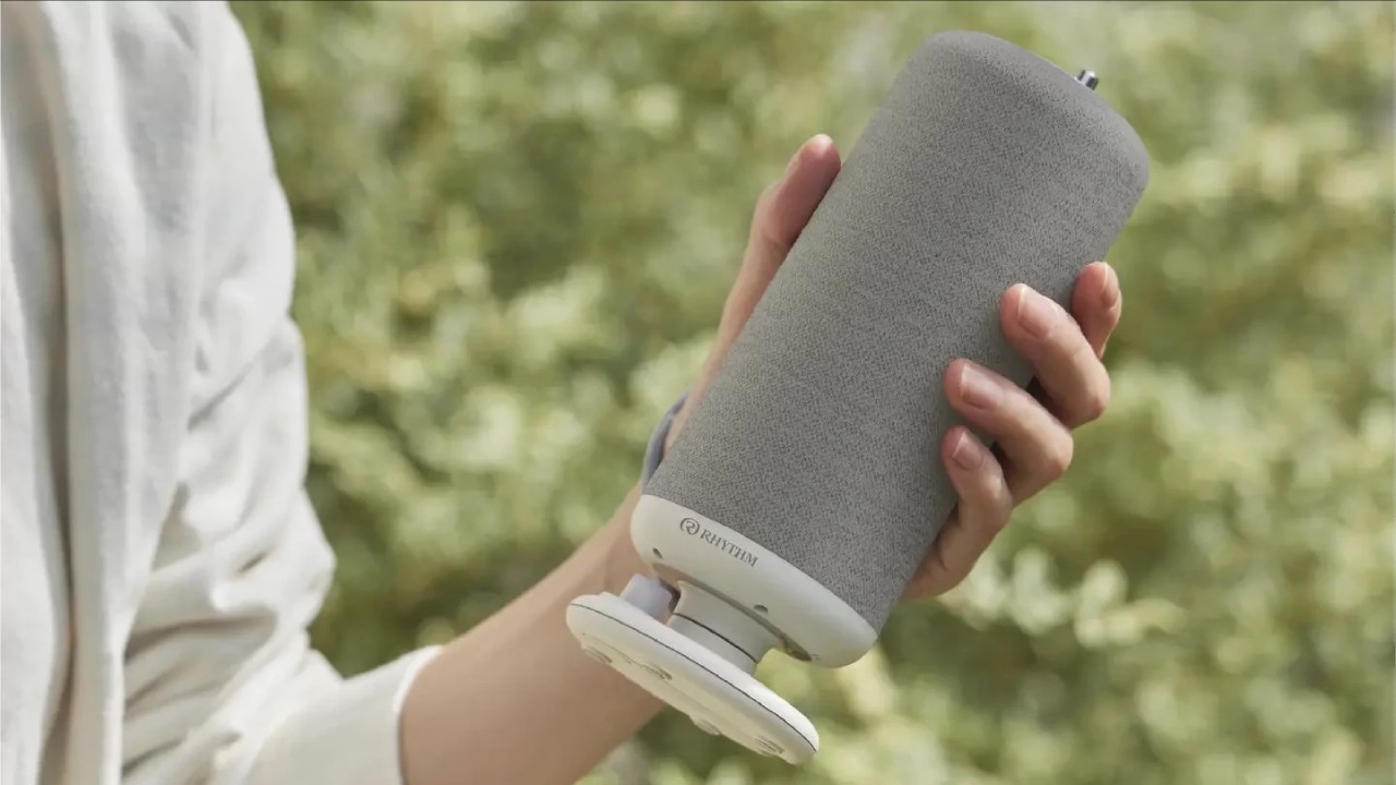 Rhythm Crankspeaker: Hand-Cranked Bluetooth Speaker, Radio, Flashlight & Power Bank