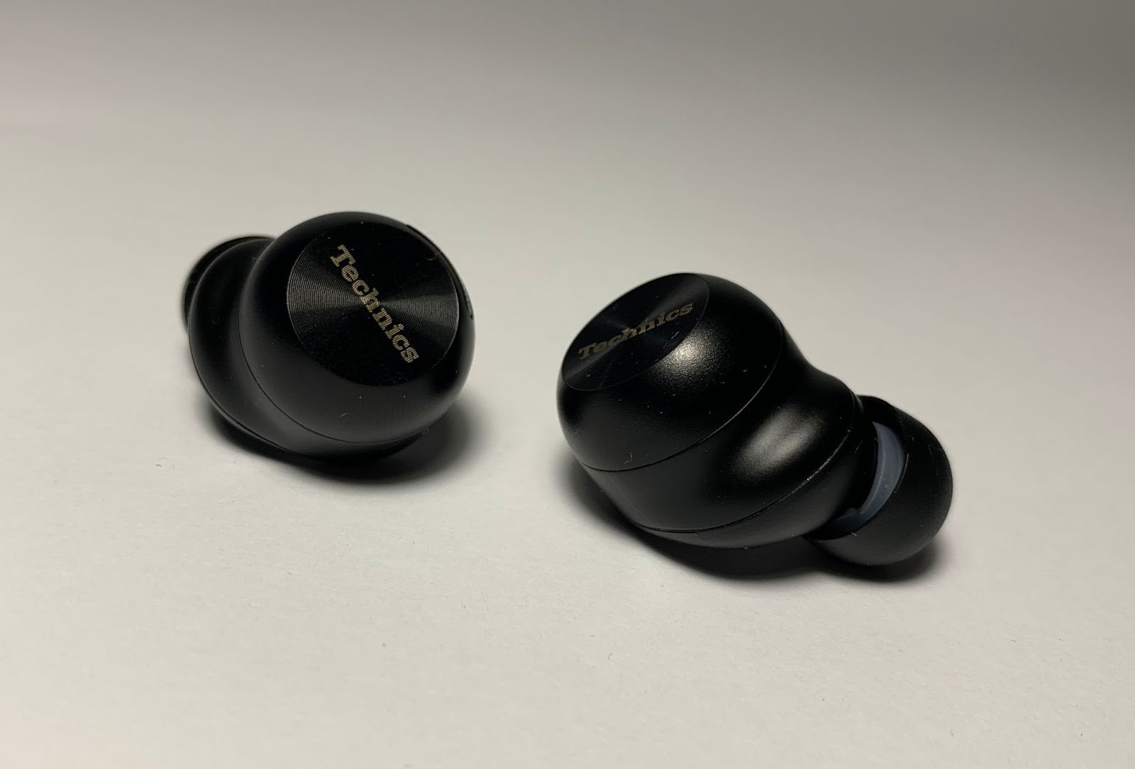 This is currently the most expensive and flagship model from the Japanese, so it is natural that it arouses considerable curiosity about its sound and capabilities.