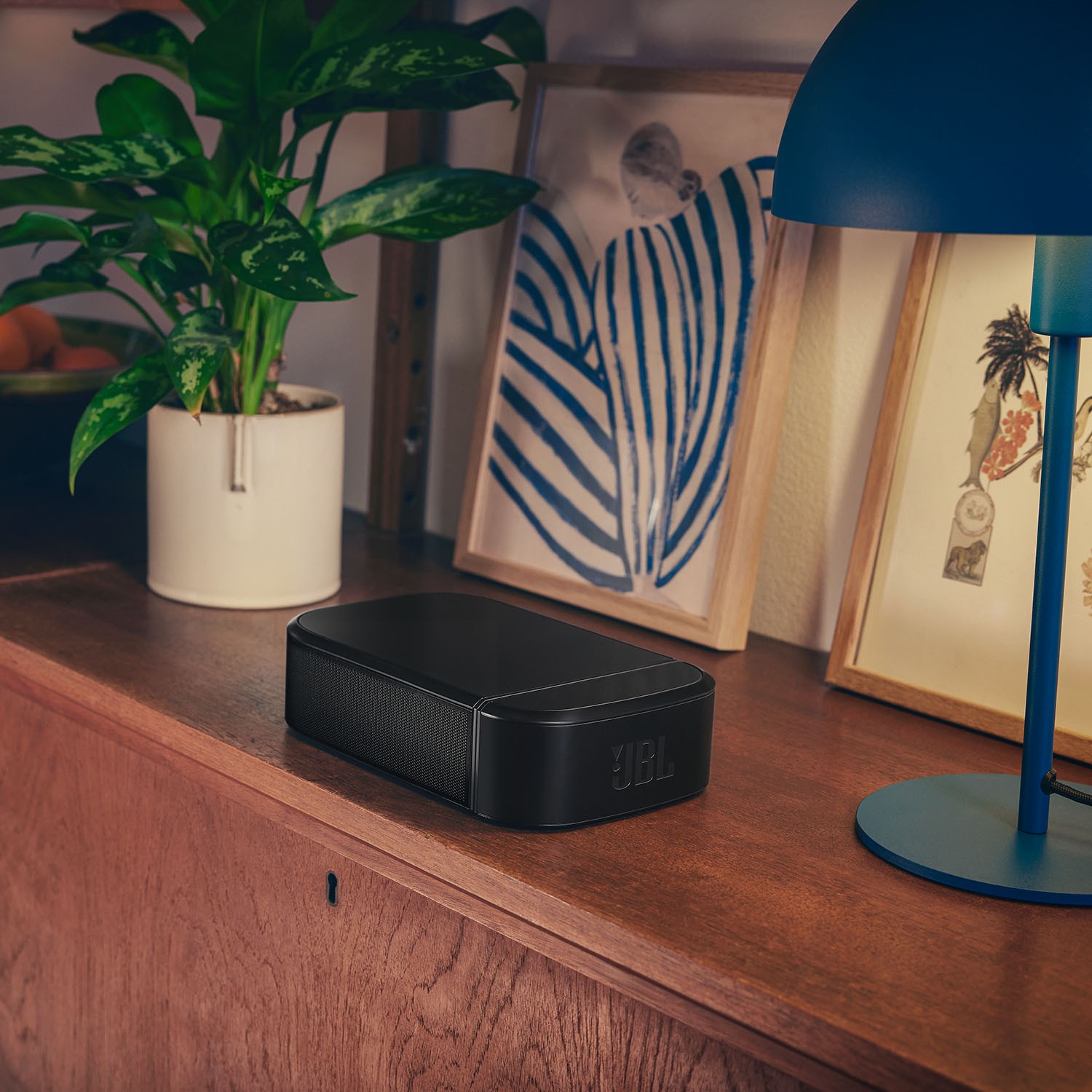 Countless possibilities with battery-powered surround speakers