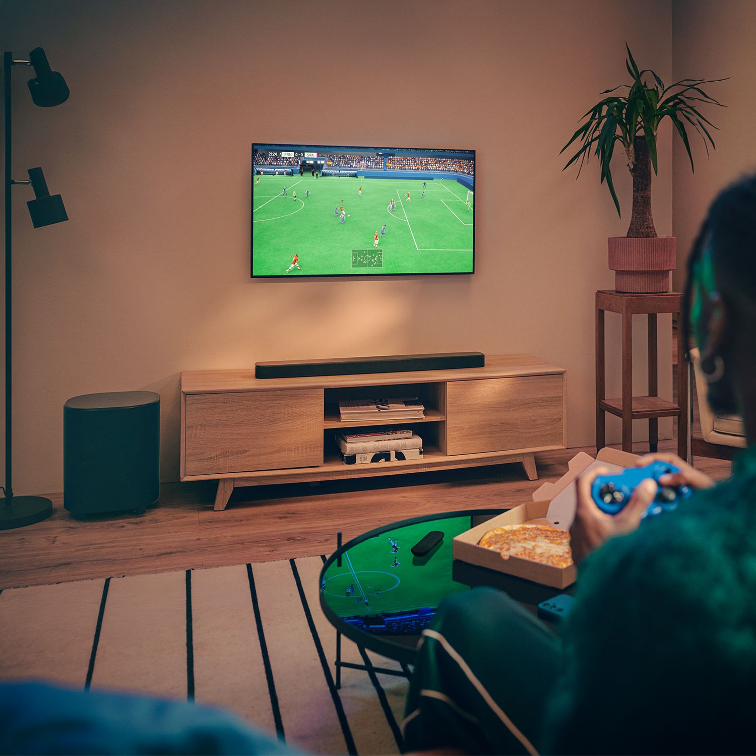 You can place the JBL BAR 500MK2 on a shelf with your TV or hang it on the wall using the included bracket. A mounting template is included, making it much easier to drill the holes precisely and get a perfect result.