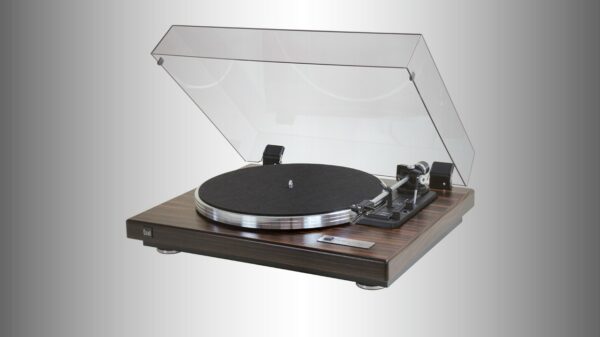 Dual’s CS 460 is a vintage-styled, fully automatic turntable with surprisingly high-end performance.