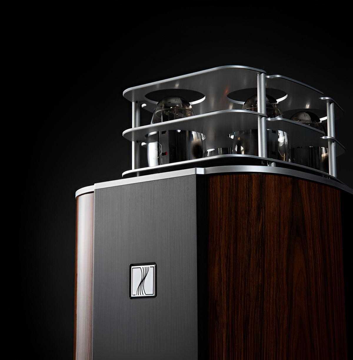 It features a special DFD (Direct Full Difference) circuit that achieves a perfect full-balanced circuit.