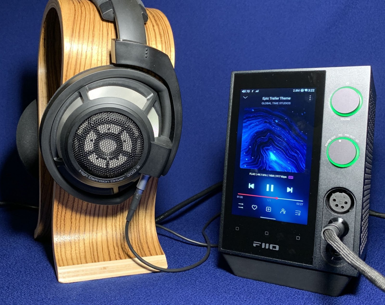 The overall presentation of the headphones is bright, wide, rich in details and nuances. Since their bass is soft and not too deep, low frequencies (especially midbass) may be somewhat lacking. Therefore, if you like a more "weighty" sound, I recommend choosing darkened headphones for devices with a similar presentation. The power of the FiiO R7 is completely enough. At 70/120 at the maximum gain level, I was more than comfortable.