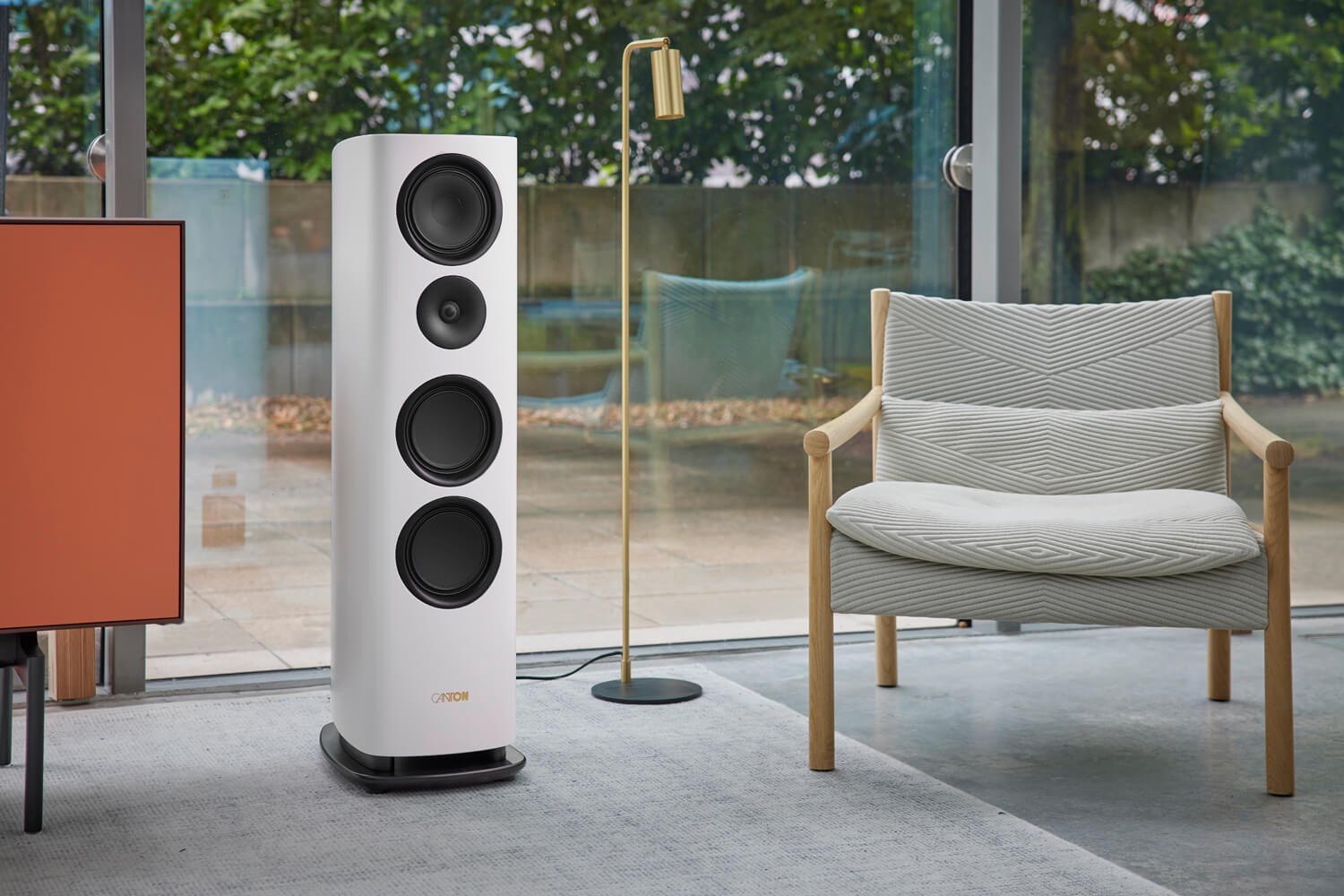 The Reference series boasts a unified design concept, with a common overall layout and graded based on unit and size variations. 