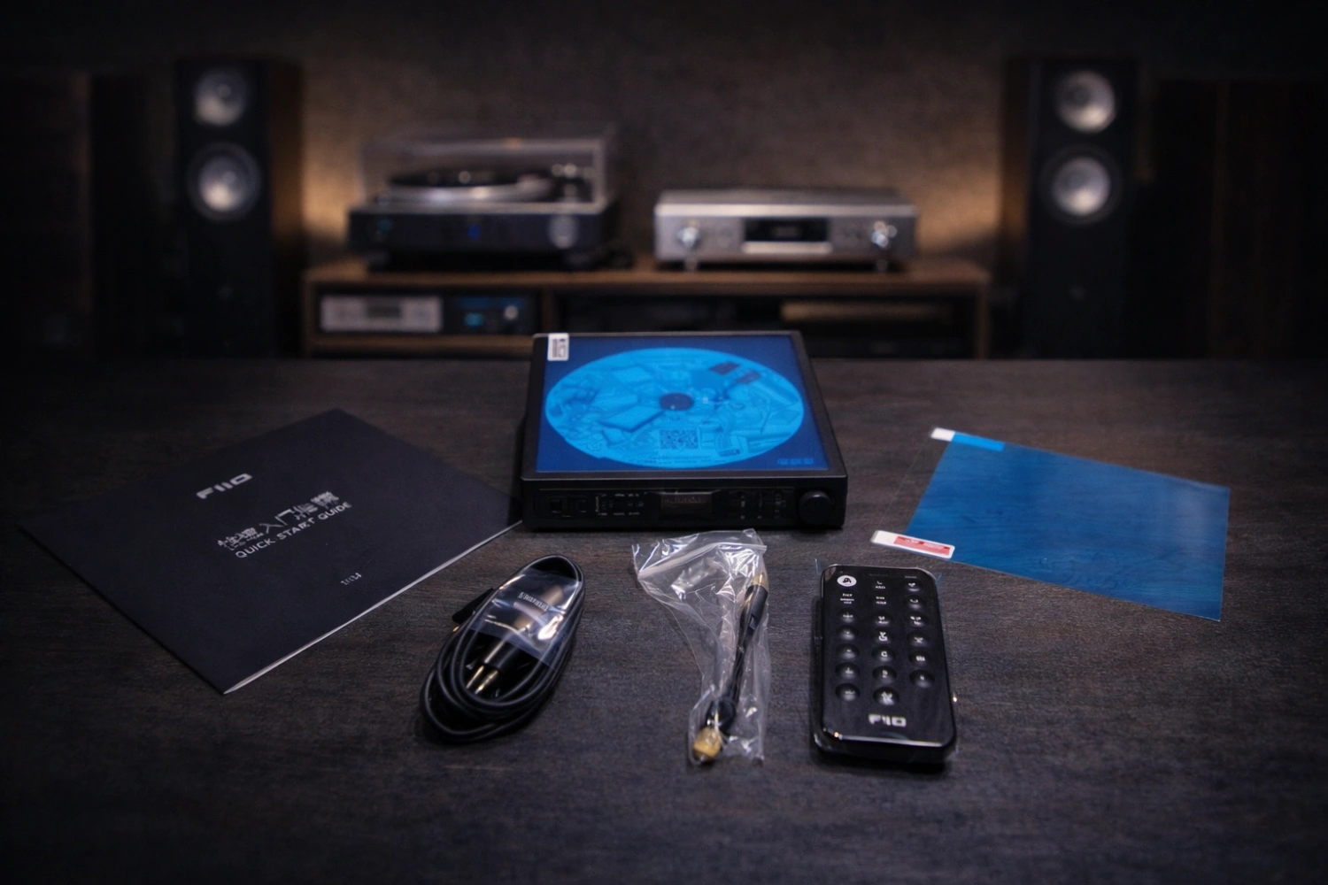 The DM15 R2R kit has expanded. Now, in addition to the USB A to USB C cable, 3.5 mm to Coaxial cable and four additional anti-slip rubber feet, the kit includes a player control panel and a protective film for the transparent part of the player cover. 