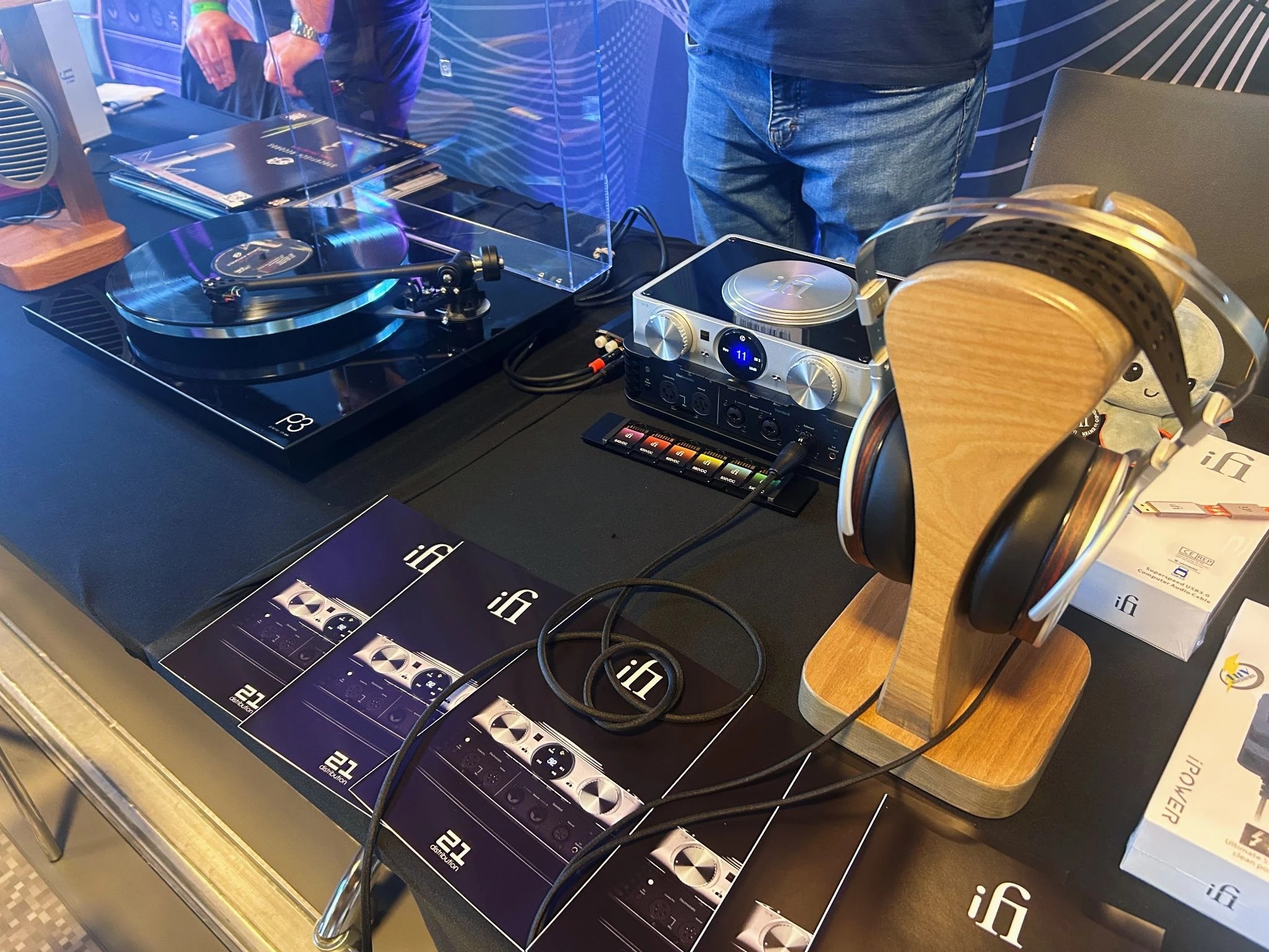 What you bought yesterday has already turned into a pumpkin today, because an updated version has been released. 