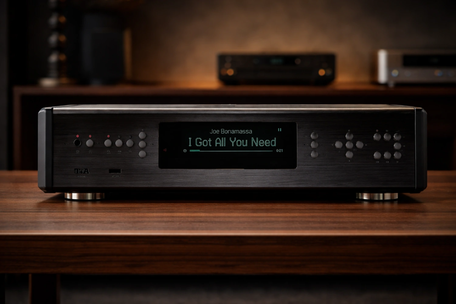 The T+A R1000 E combines a high-end CD player, network streamer, DAC and 115W amplifier in one elegant audiophile receiver. With a 32-bit/384 kHz double-mono DAC, Tidal, Qobuz, DAB+, aptX Bluetooth and powerful toroidal-based amplification, it’s a complete high-fidelity music hub for modern hi-fi systems.