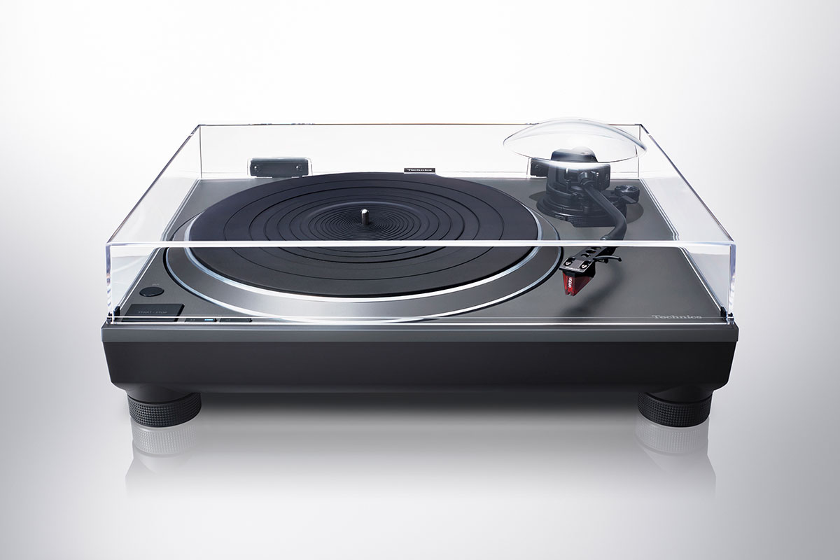 Built-in phono stage and auto tonearm lift make the SL-1500CS as practical as it is audiophile-focused.